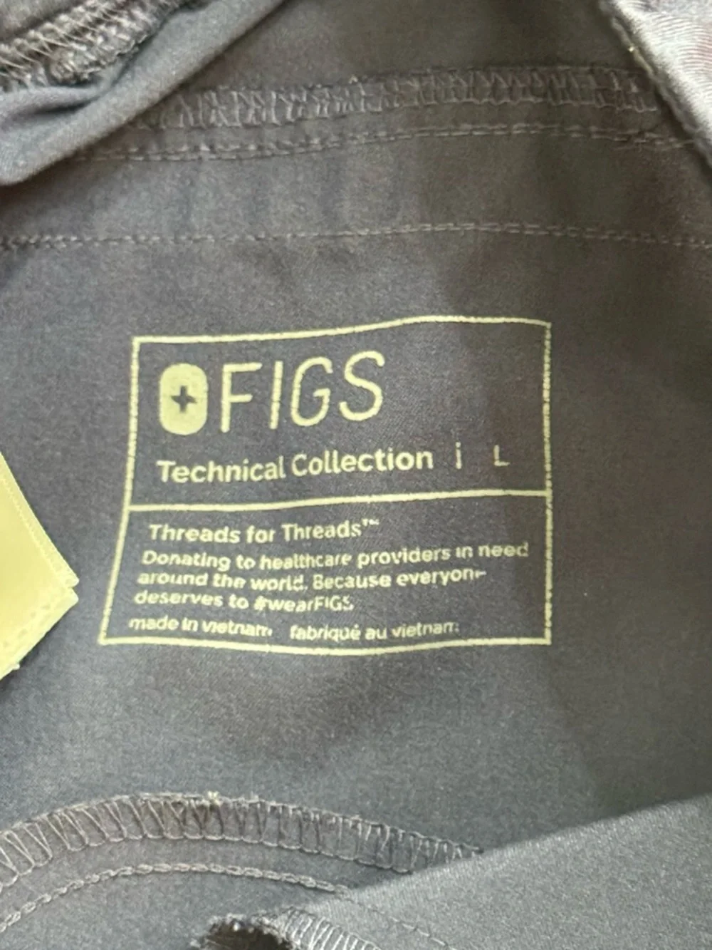 2 Pairs of Men’s Figs Axim Cargo Scrub Pants size Large in Blue